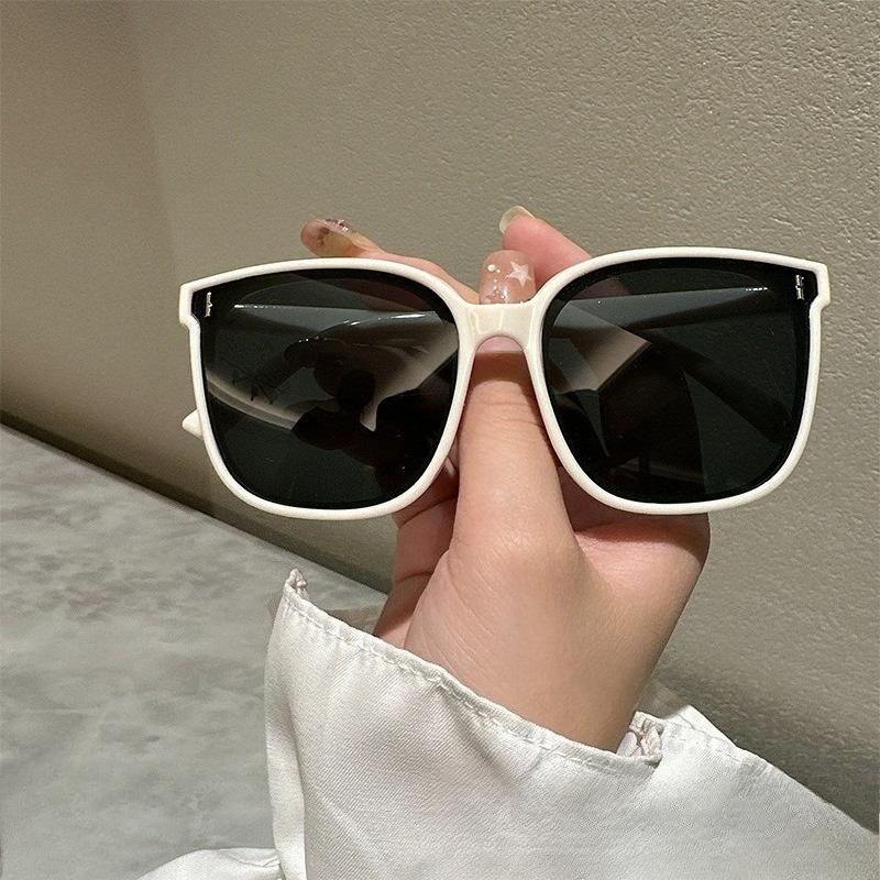 Korean Unisex Gentle Sunglasses for Men Women Driving Frame Sunglasses Eyewear
