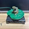 Figura de Tortuga Pescadora Tortuga Pequeña Linda sobre Hoja de Loto Escultura de Resina para Acuario Patio Piscina Estanque Decoración de Jardín Exterior