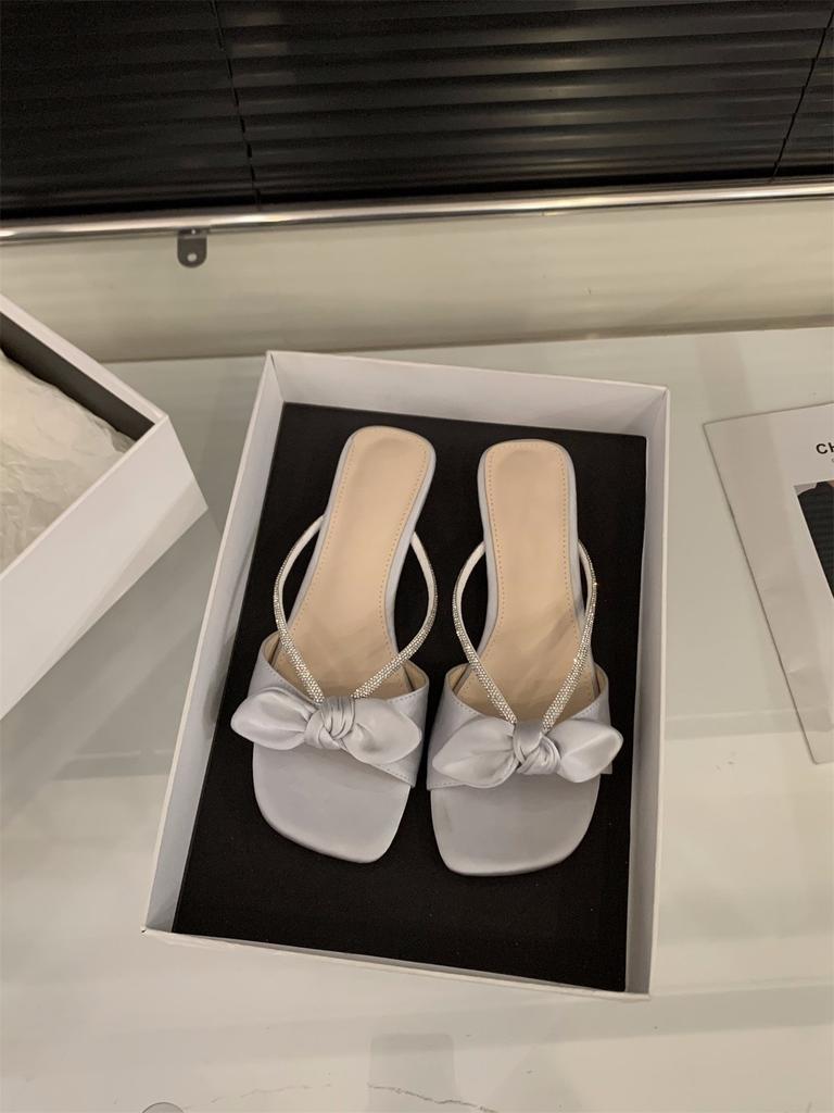 Thick heel temperament rhinestone French small cool slippers fairy shoes outer wear 2025 summer with skirt bow sandals