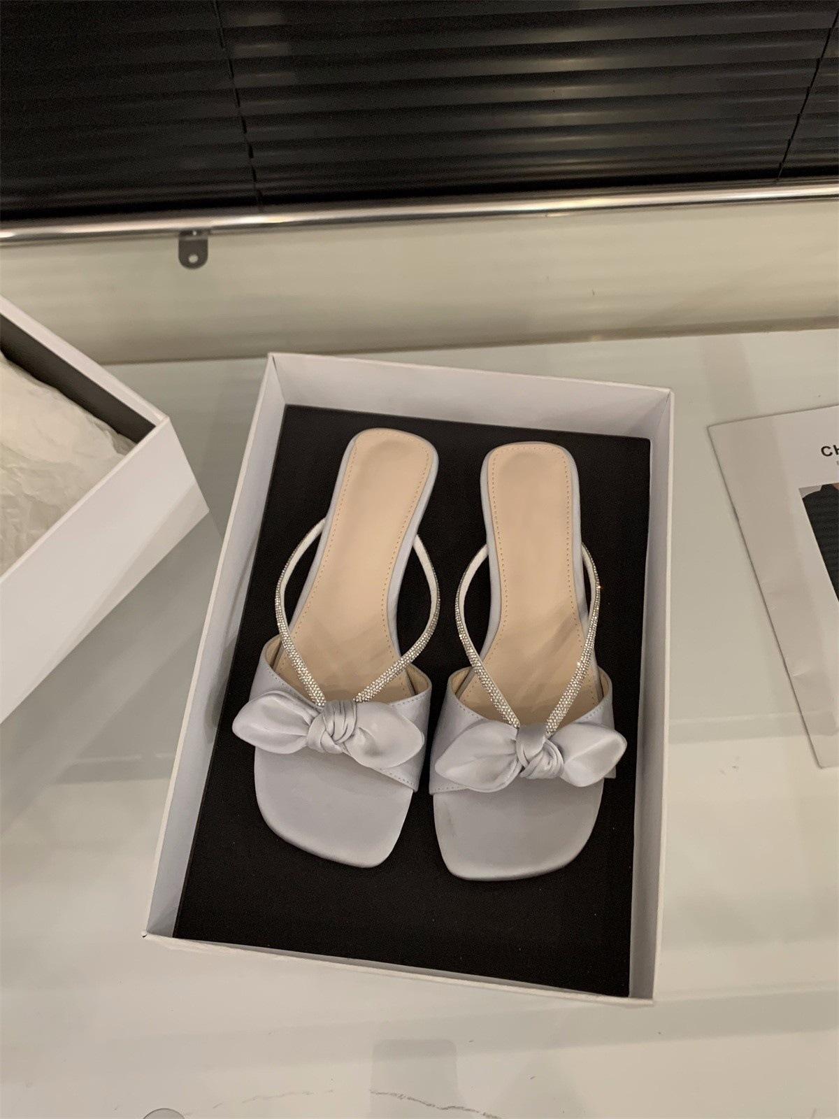 

Thick heel temperament rhinestone French small cool slippers fairy shoes outer wear 2025 summer with skirt bow sandals 39