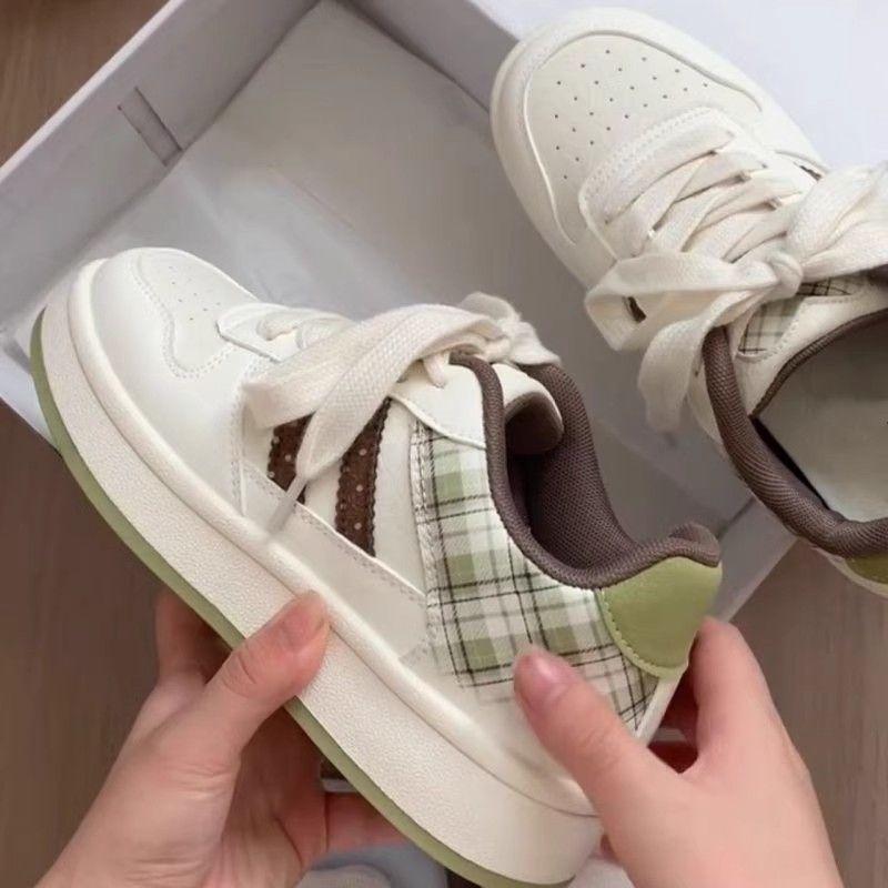 Neue dicke Sohle Damenschuhe vielseitig Studenten Campus Stil Brot Nische Board Schuhe