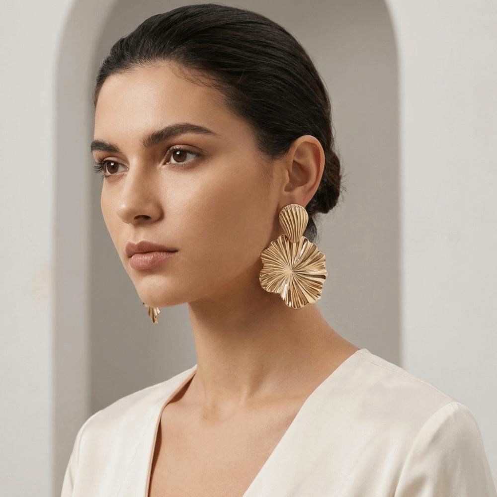 Gold Color Lotus Leaf Earrings Zinc Zinc Alloy Pendant Earrings Trendy Geometric Drop Earrings Party