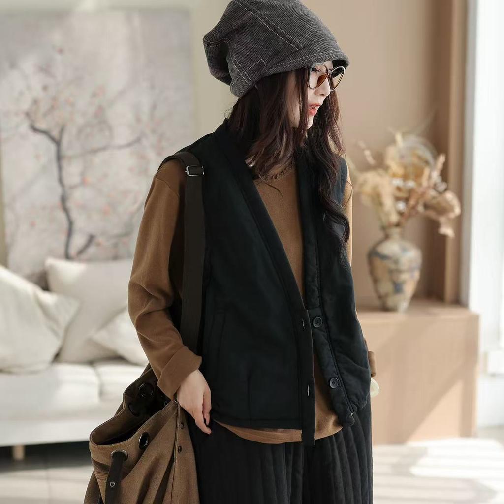 Women's Short Sleeveless V-Neck Cotton Linen Vest Ethnic Style Button Pocket Pure Color Commute Style Jacket