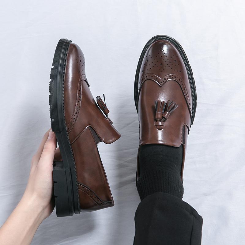 Luxury Brand Tasseled Loafers Low Heel Pointed Brown British Style Oxford Business Formal Wedding Groom Shoes Gentleman Moccasin