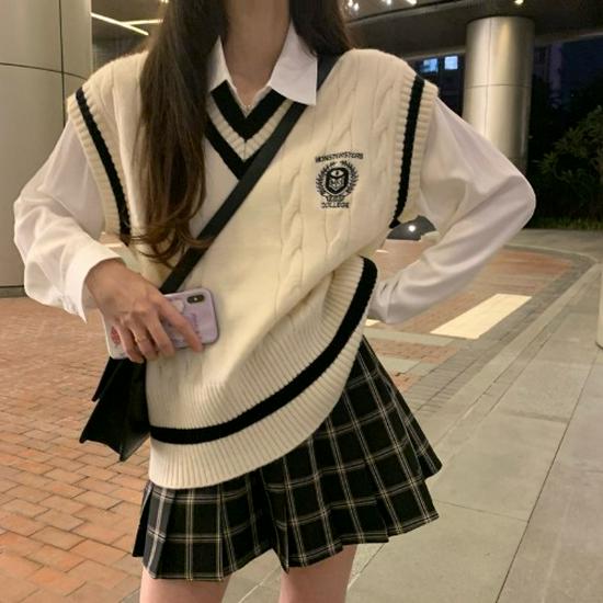 

Женский вязаный жилет-свитер в студенческом стиле, весна/осень 2024 г., новый нишевый дизайн, верхняя одежда свободного кроя. One Size