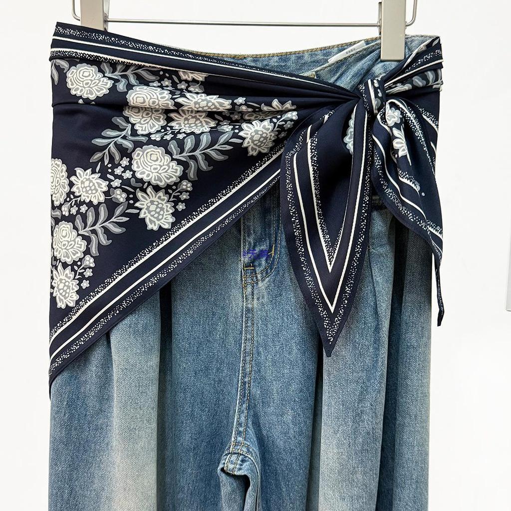 Retro Silk Scarf: Women's Fashion Triangle Belt, Waist & Neck Accessory, Headscarf, Layered Style