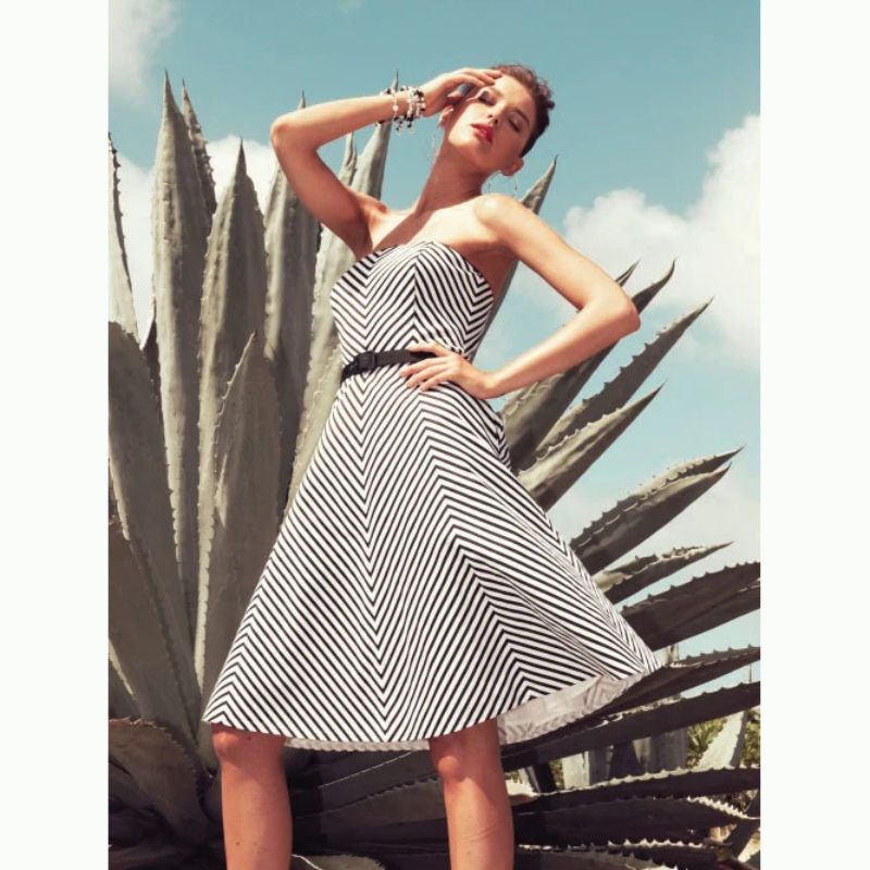 

The Quality Is Touching, the Size Is Perfect, Don t Miss It! What a Pity! Pure Cotton Stripes Slim Looking Dress Black and white stripes Us16