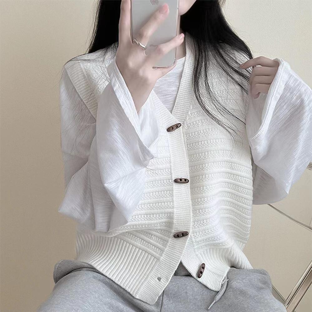 Podzimní korejská móda Pletená Retro vesta Ženy Nový design Volný All Match Svetr Bez rukávů Vesta Estetický roh Knoflík Vintage Cardigan