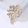 Bouquet Pearl Brooch Temperament Creative Elegant Pin for Women Coat Trench Coat Accessory Exquisite Hypoallergenic Long-Lasting Color Gift