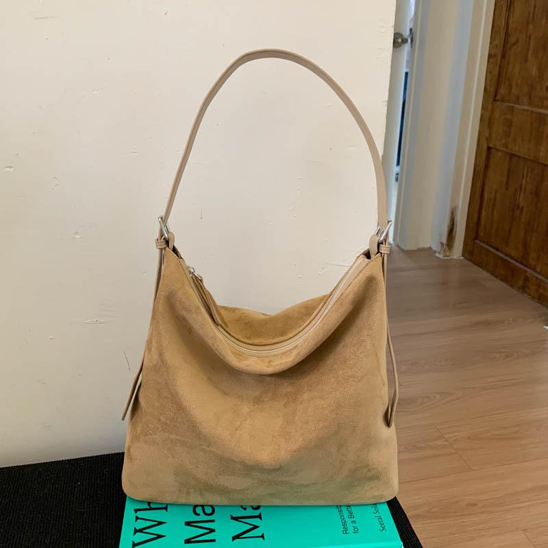 

Retro large-capacity portable large bag women s 2025 new fashion matte tote bag autumn and winter Korean version messenger bag tide хакі