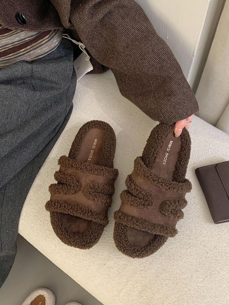 Thick-bottomed Boken Wool Slippers for Women In the Autumn and Winter of 2025, the New Korean Version of One-word Wool Slippers, and the Small Person 