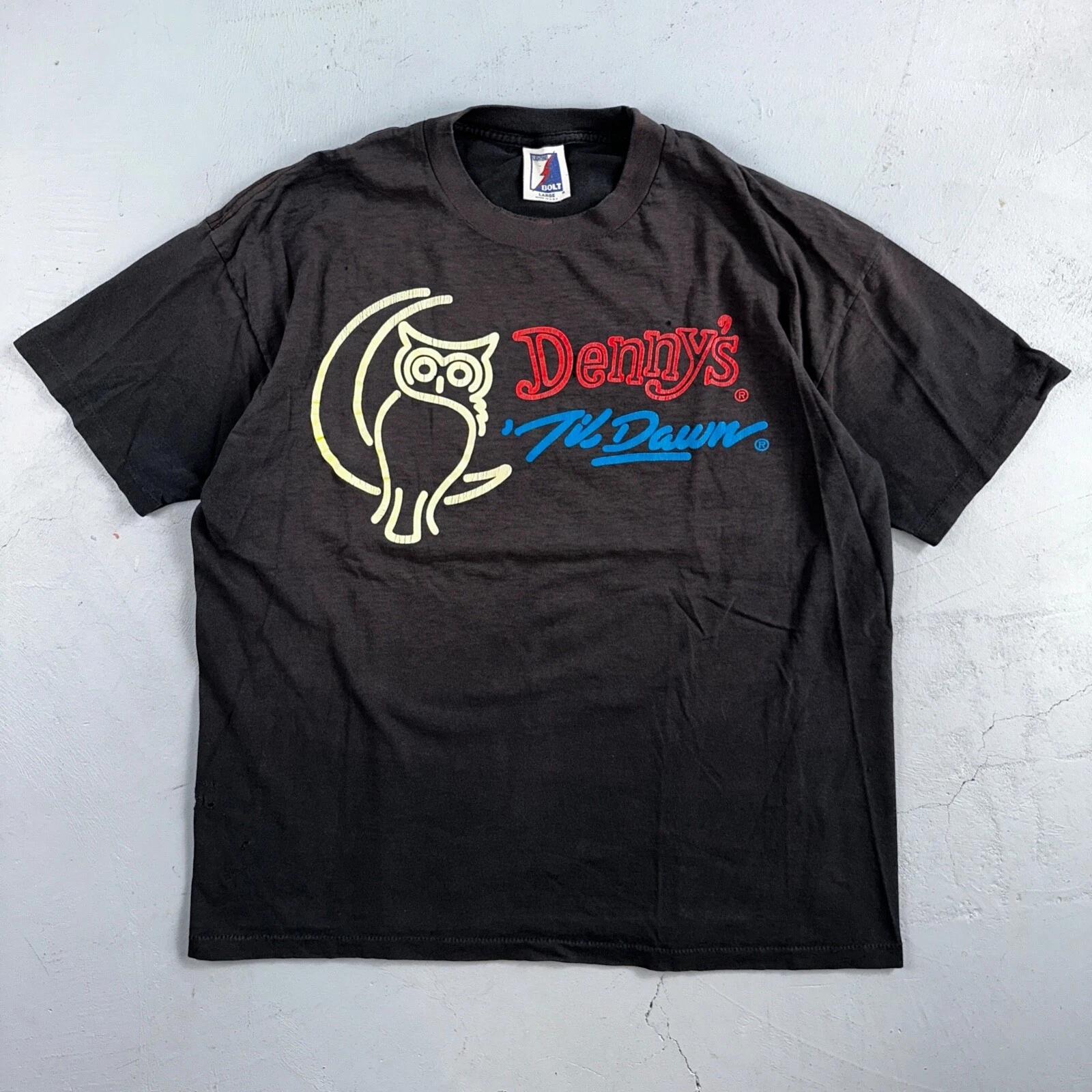 

Denneys Til Dawn 90s VTG T Shirt Funny Owl Life Too Short Sleep Joke Text Faded M