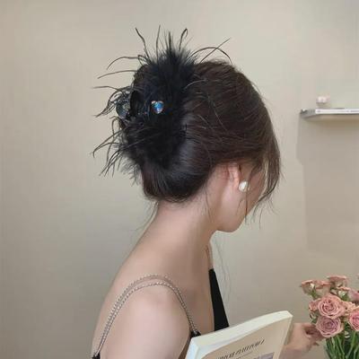 Luxusní srdíčková sponka do vlasů s peříčky a diamanty pro ženy