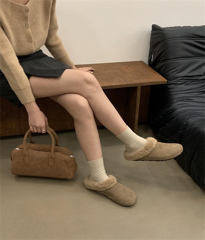 

2025 autumn new flat-bottomed velvet bag head fluffy half slippers women wear one-pedal cotton shoes 40 верблюд