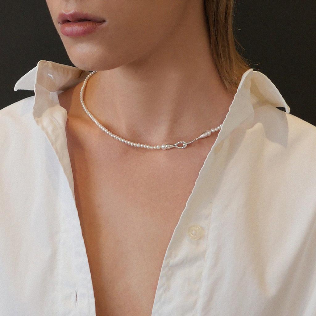 Simple Personality Unique Small Pearl Collarbone Chain Fashionable Commuting Niche Design Temperament Trendy Versatile Necklace