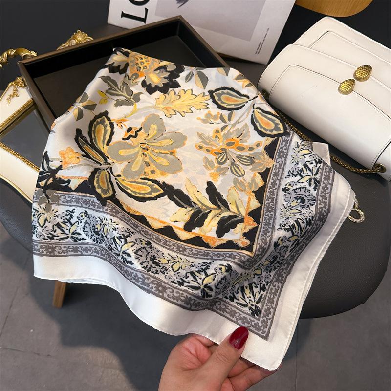 

1Pcs Fashion Print Square Scarf Women‘s Floral Print Scarf Luxury Imitation Silk Neckerchief Bandanas Foulard Hairbands Wraps