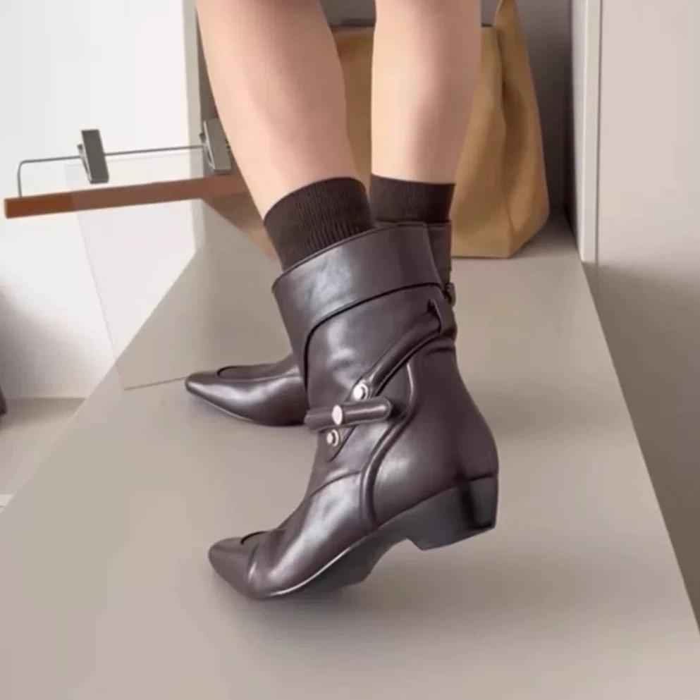 

Версия из овчины~ Корейские нишевые замшевые ботильоны на толстом каблуке с маленьким квадратным носком, ковбойские ботинки в западном стиле, женские осенне-зимние новые тонкие ботинки 40