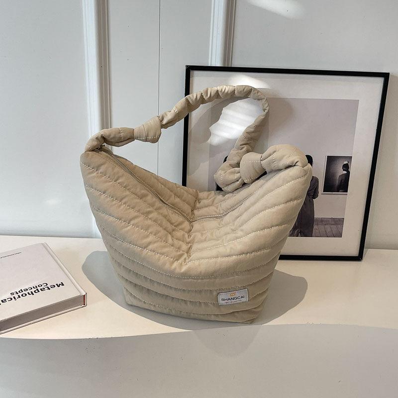 

Lightweight large-capacity bucket bag 2025 new versatile casual shoulder oblique span bag fashionable and simple handbag One size