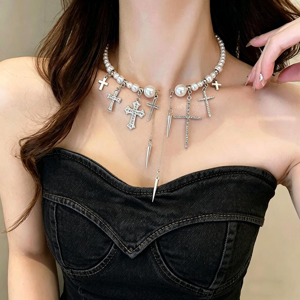 French High‑Sense Light‑Luxury Open‑Collar Women Necklace, Niche Pearl‑Cross Rivet‑Fringed Exquisite Temperament Neck Jewelry