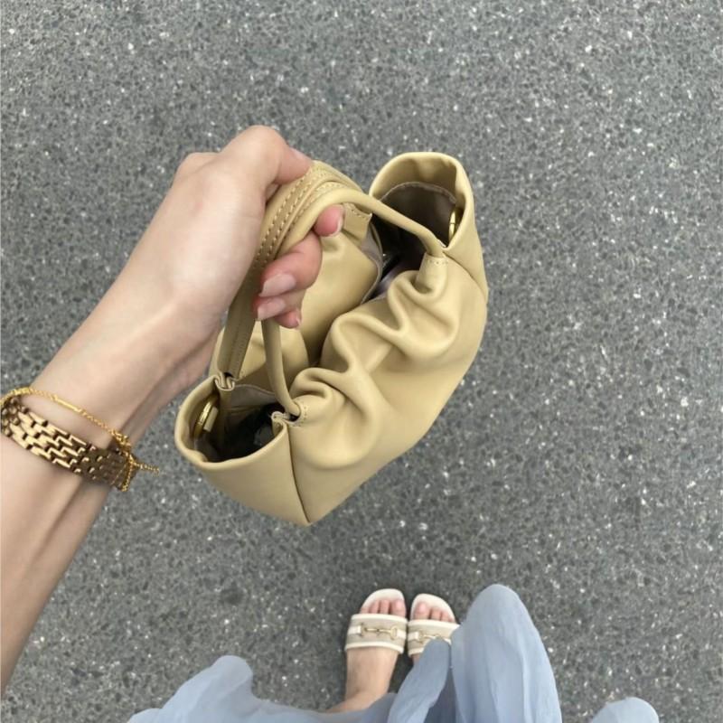 Fashion Solid Color Pleated Cloud Shoulder Bag Women Cute Leather Small Capacity Handbag Ladies Daily Commute Crossbody Bag Chic