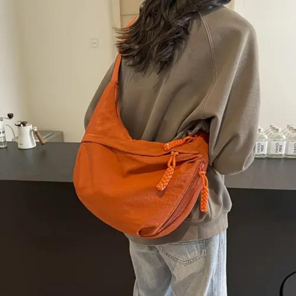 Torba tote o dużej pojemności, Lekka nylonowa torba crossbody z regulowanym paskiem i wieloma zapinanymi na zamek przegródkami