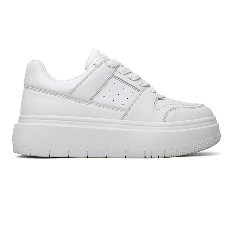 

Inside and outside leather niche thick-soled heightening little white shoes women s autumn 2025 new versatile casual sports shoes board shoes 34