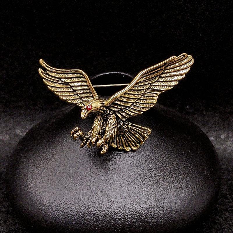 European & American Eagle Brooch - High-End Retro Fashion Pin for Men’s Clothing Accessories
