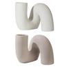 Mehrzweck-Weiße Keramikvase Verdrehte Rohrform Moderne Vase Rohrförmige Keramikvase für Wohnzimmer/Hochzeit/Büro/Dekoration