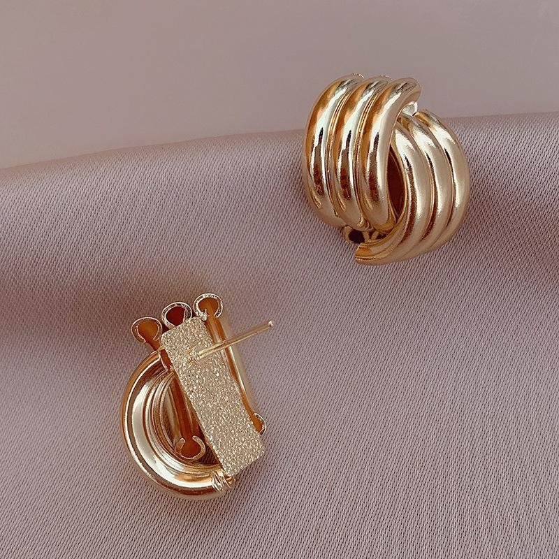 Korean Fashion Geometric Earrings for Women 2025 New In Europe and America Simple Stud Earring Temperament Minimalist Zircon