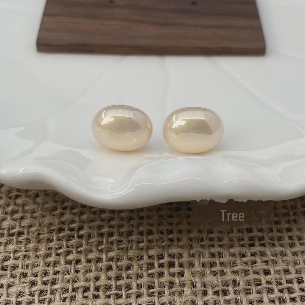 Elegant Pearl Earrings: S925 Silver, Light Luxury, Versatile