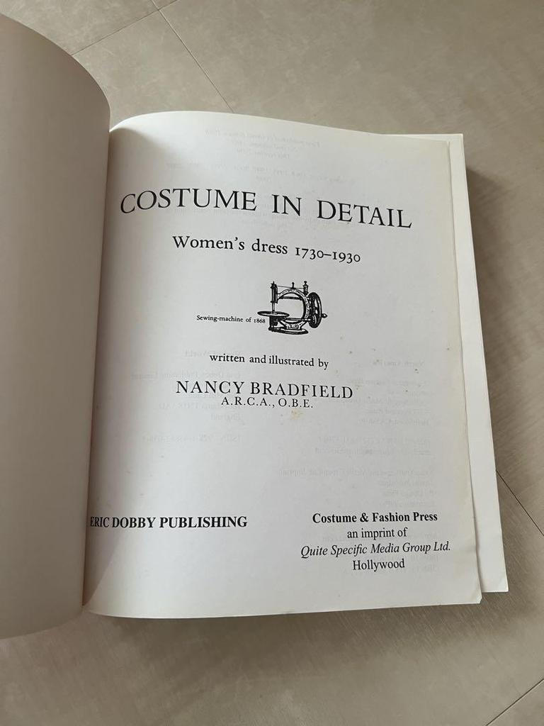 [USED] COSTUME IN DETAILS Books