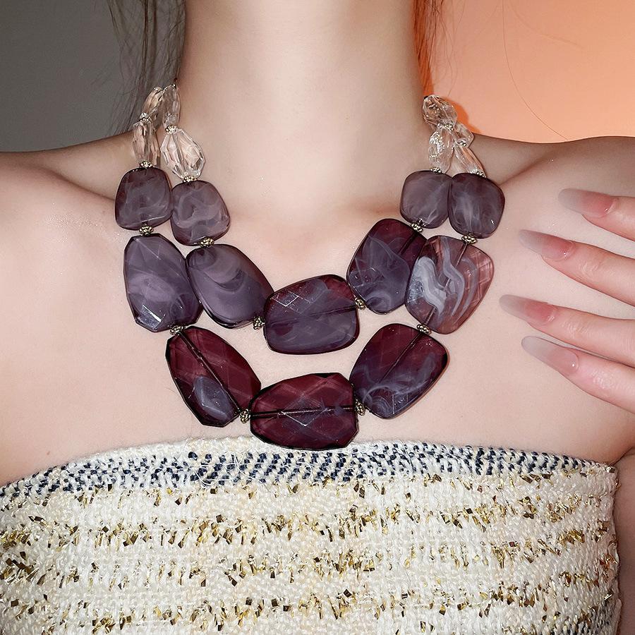 European and American color acrylic shell beaded necklace design sense collarbone chain exaggerated necklace women