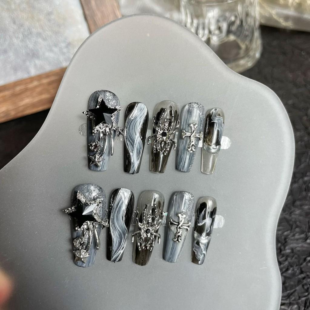 

Искусственные ногти РУЧНОЙ РАБОТЫ Длинные трапеции Черный драгоценный камень Звезда Галактика Черно-серый стиль Ногти для фототерапии Накладные ногти Многоразовые и съемные ногти M