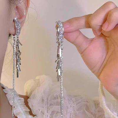 Fashion Long Tassel Zircon Crystal Ear Clip for Women Punk Geometric Metal Rectangular Sequin Pendant Ear Clip Earrings Jewelry