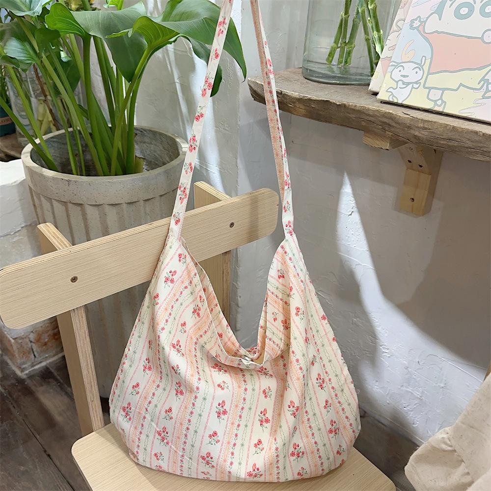 Casual Sweet Floral Portable Women's Shoulder Bag Fashi Large Capacity Cute Ladies Messenger Bags Retro Travel Female Handbags