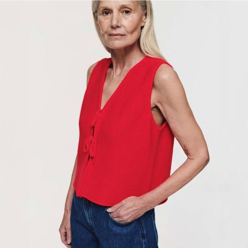 The New Women's Top Is A Fashionable and Casual Strappy Rabbit Velvet Vest