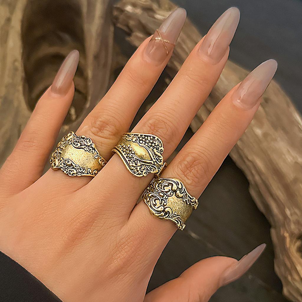 Vintage Vintage Distressed Floral Pattern Ring Set with Jointed Ring and Exaggerated Punk Style Opening Ring