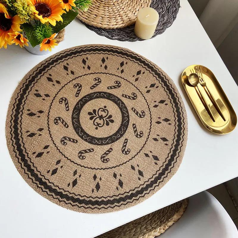 Retro Christmas Jute Placemat Round Printed Woven Dining Table Mat with Wool Ball Heat-Resistant Home Decorative Coffee Cup Mats