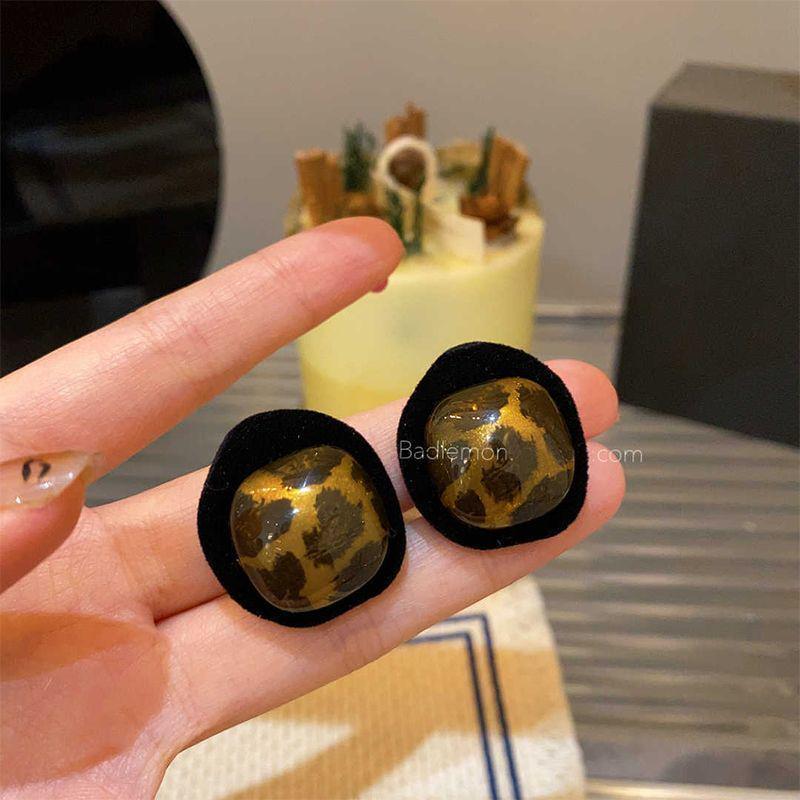 Geometric Leopard Print Heart Flower Stud Earrings - Retro & Versatile Luxury for Women