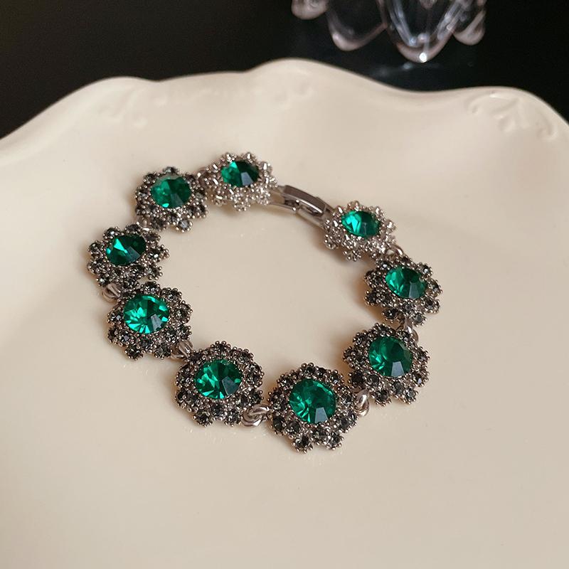 Luxury Green Rhinestone Crystal Bracelet Gold Color Link Chain Bracelets For Women Vintage Party Wedding Bridal Jewelry Gifts