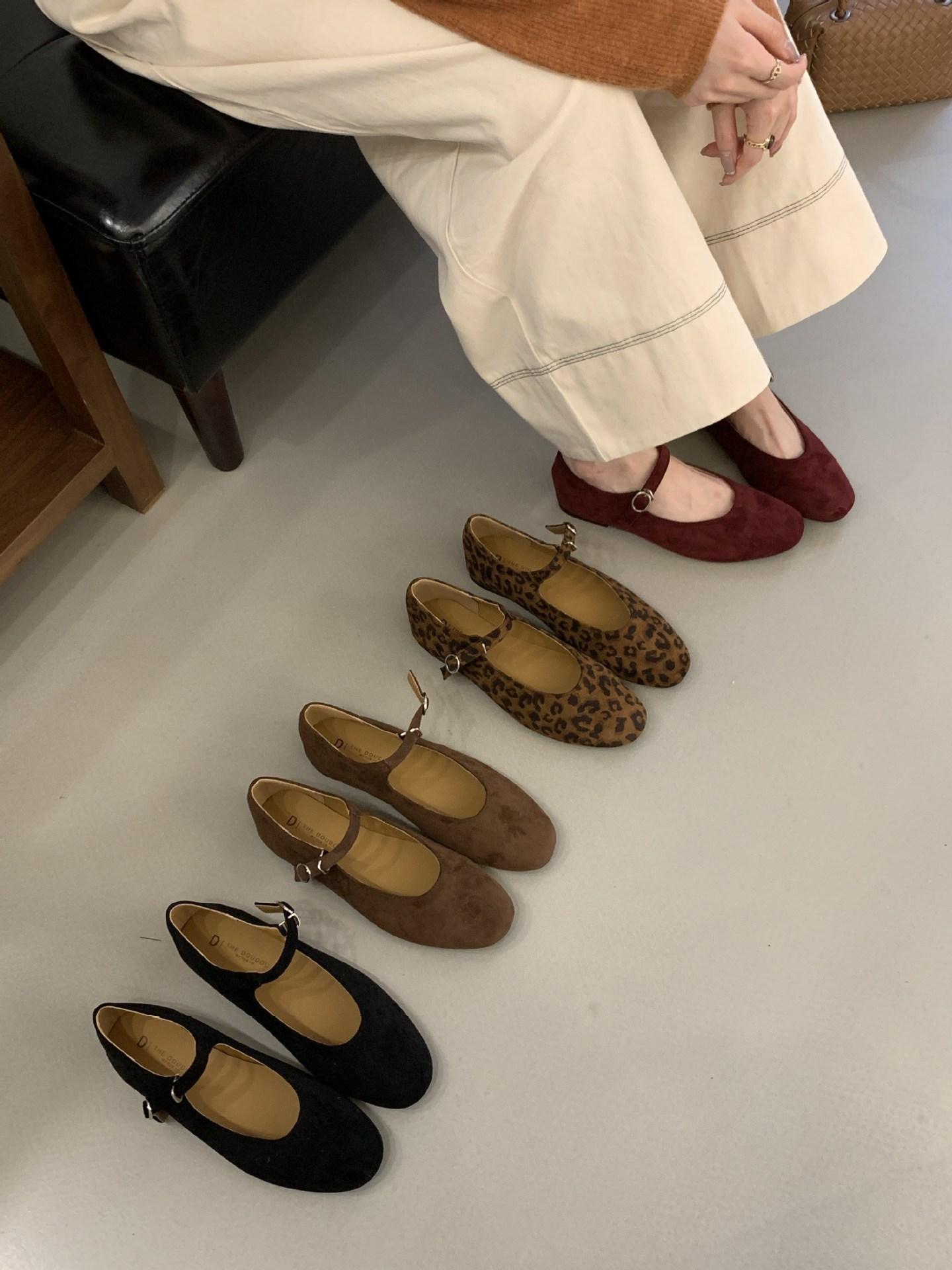 

THEDOUDOU retro suede round head shallow mouth flat-soled single shoes women s 2025 spring and autumn new temperament soft-soled ladyshoes 39 коричневый