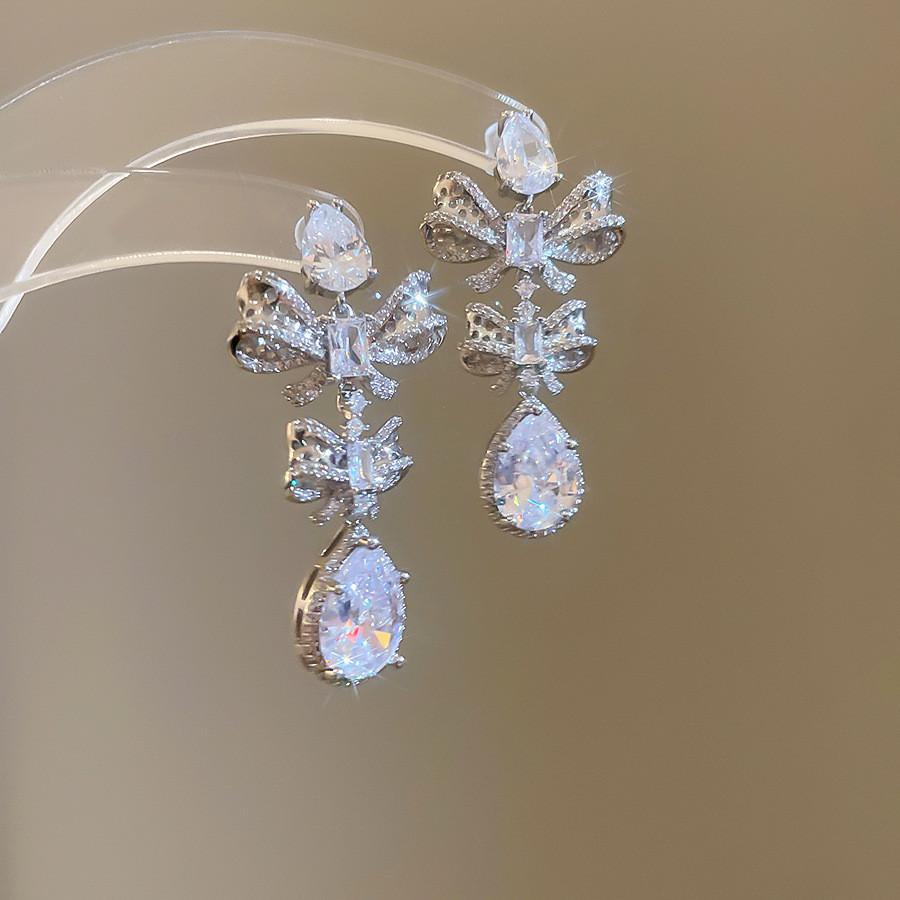 Minimalistische Schmetterlingsknoten Zirkon Wassertropfen Ohrringe für Damen Modeschmuck