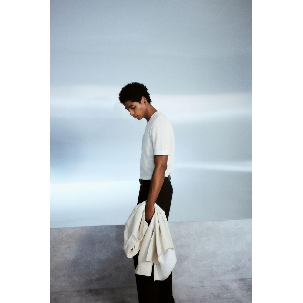 H M Regular Fit Hole Knit Tee wHite