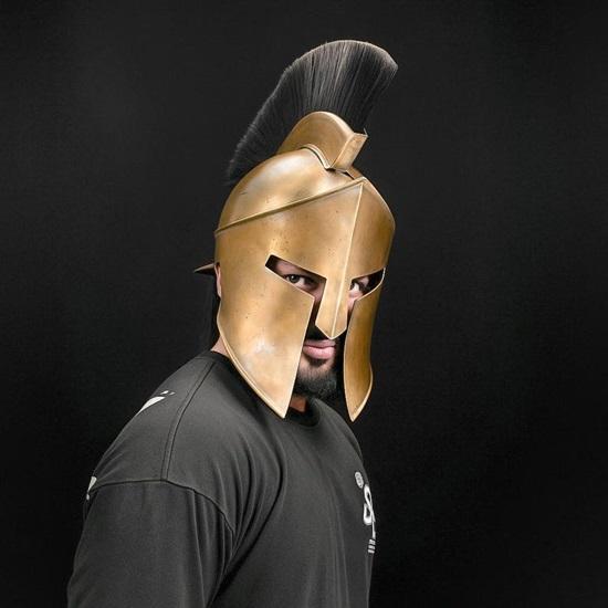 

Шлем спартанского царя Леонида Аутентичная реплика из фильма «300 спартанцев» для средневековой ролевой игры Коллекционное милитария