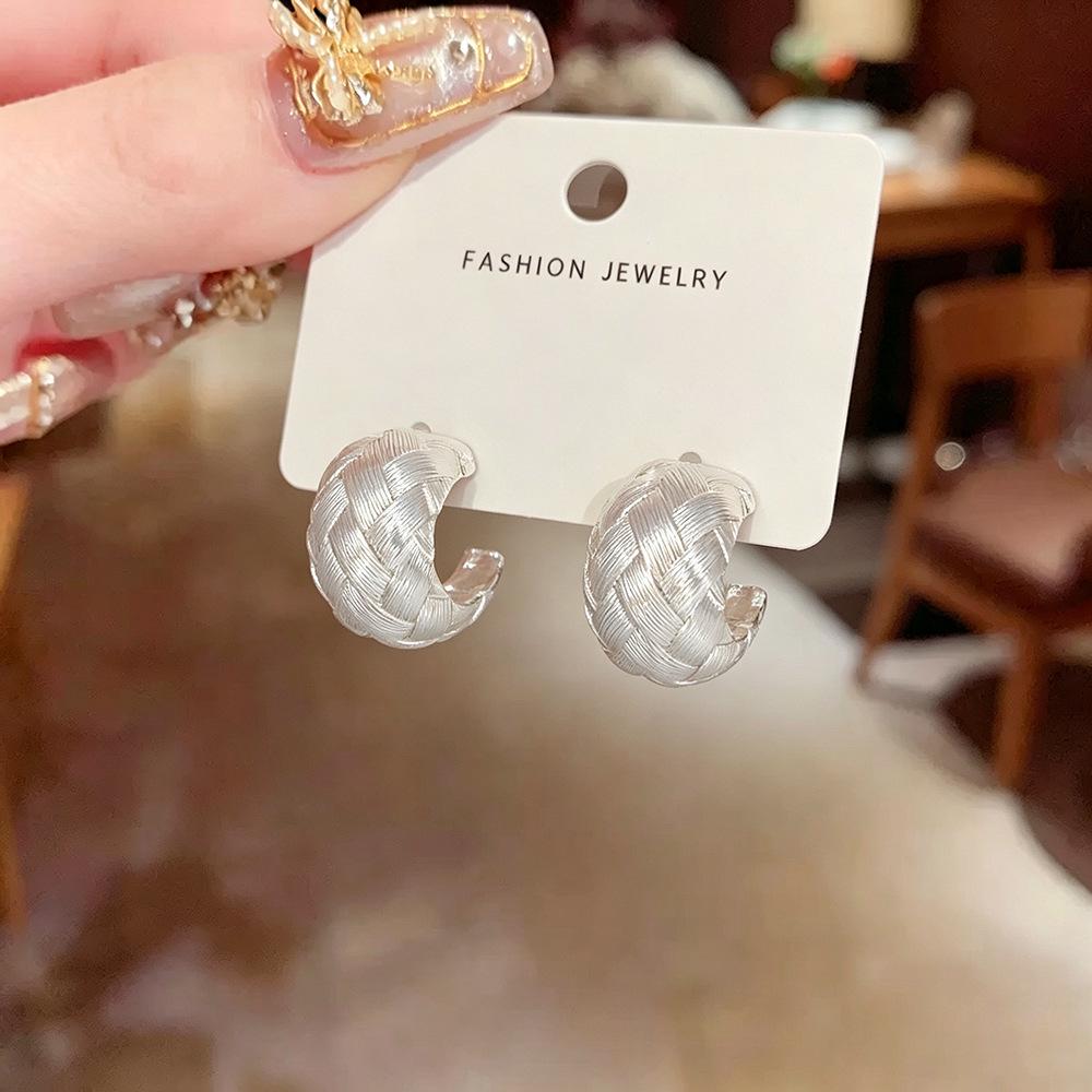 Chic Lightweight Geometric Hemp Rope C-Shaped Earrings for Women