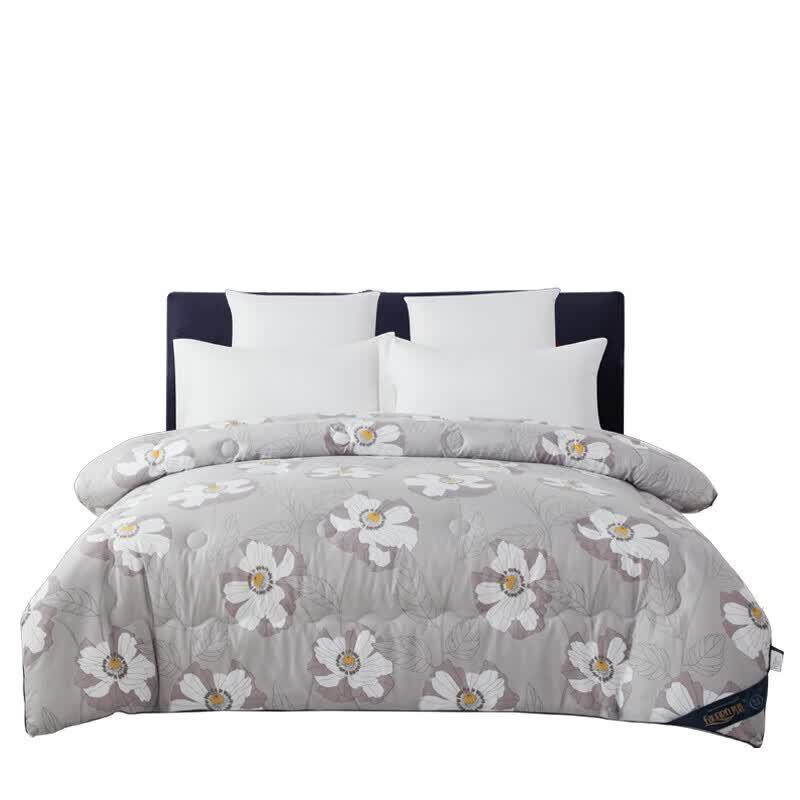 Faunen Ever-Warm Quilt