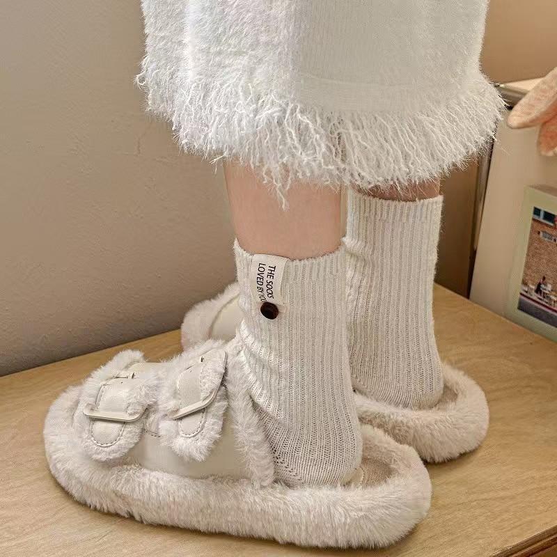Autumn and Winter Fabric Label Button Wool Socks, Women's Mid-calf Socks, Solid Color Thickened Warm and Versatile Pile Socks