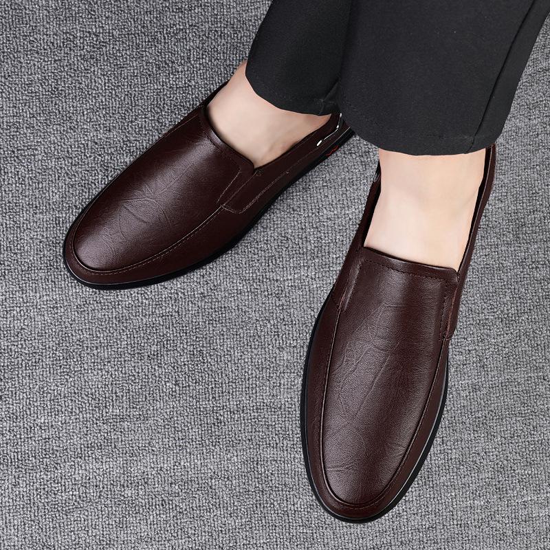 All-Season Men's Leather Shoes: Trendy British Style, Large Size Dad Shoes, Casual and Stylish.