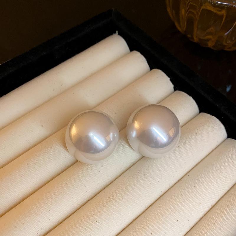 Silver needle retro pearl geometric earrings French exaggerated high-end stud earrings niche versatile temperament earrings women