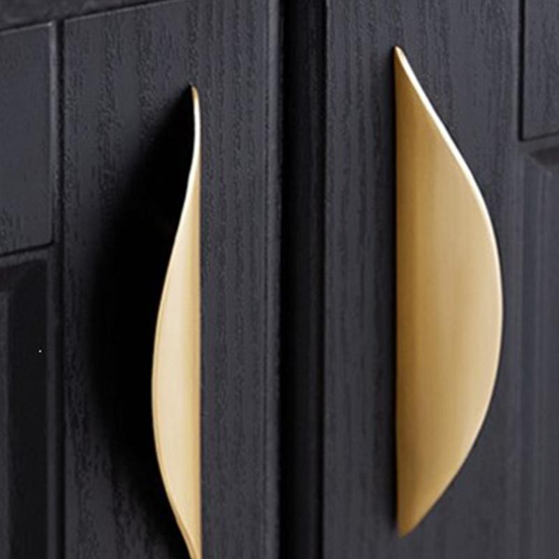1PC Wardrobe Door Pulls Furniture Drawer Knob Handle Pulling Door Crescent Design Brass Handle Cupboard Shoe Cabinet
